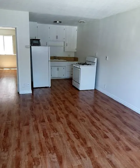 1225 Wilcox Ave #8 — Photo 2