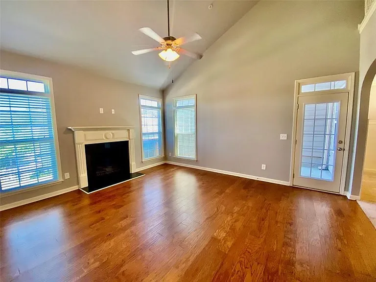 3322 Castleberry Village Dr — Photo 8