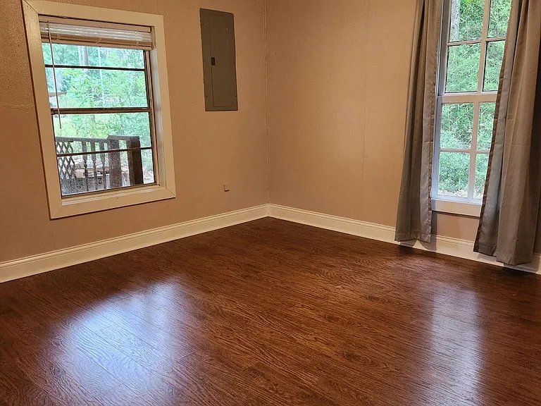 110 Lattimer Dr — Photo 5