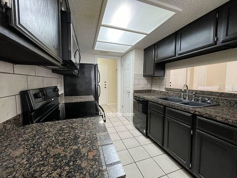 512 Eberhart Ln #605 — Photo 7