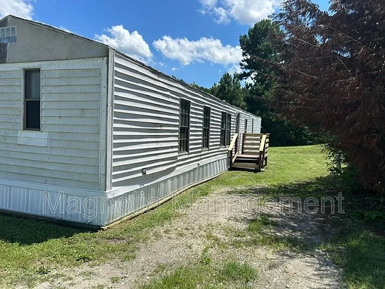 31 S Oliver Dr #10 — Photo 2
