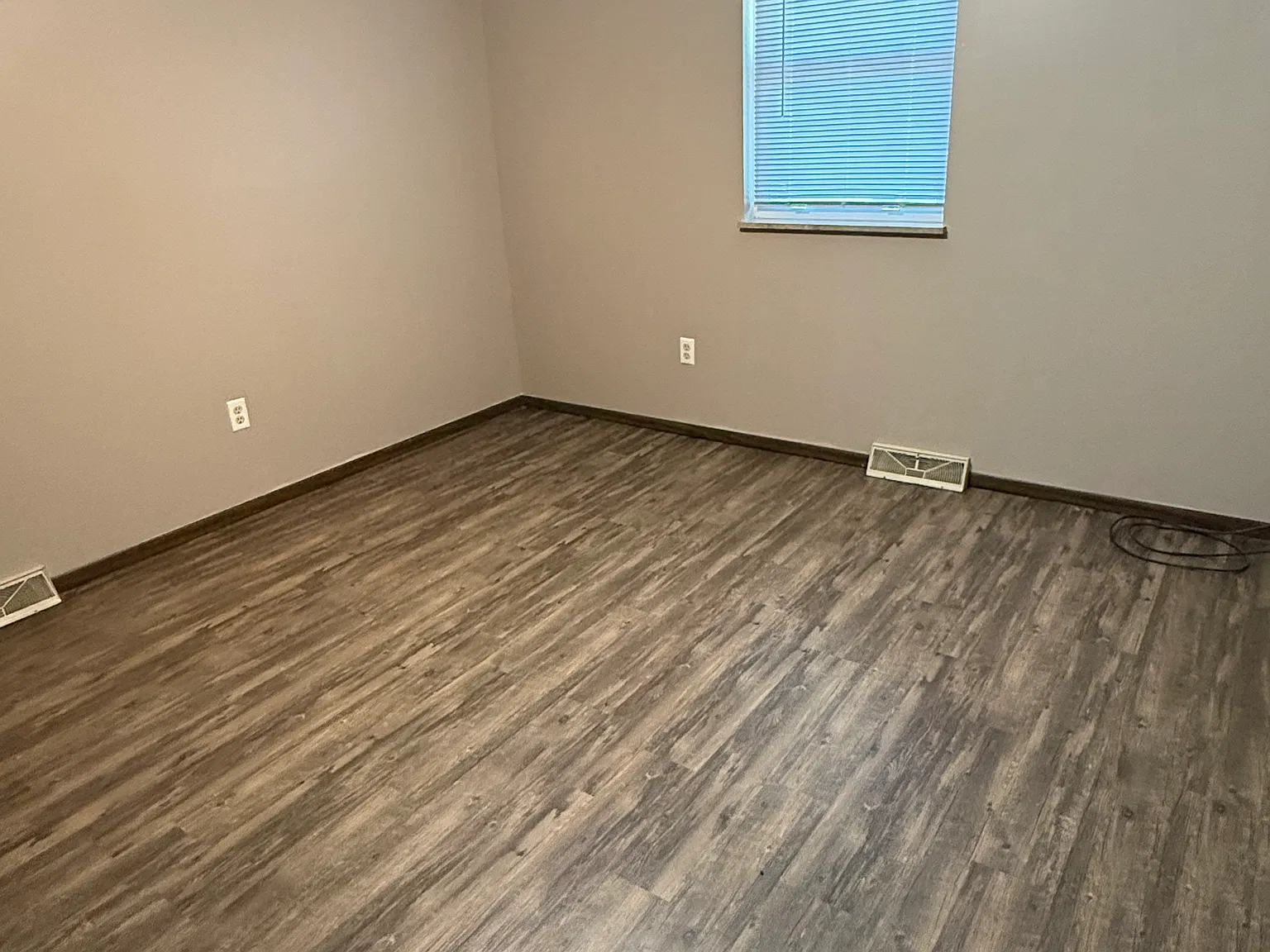 2 bed, $1,000 — Photo 3