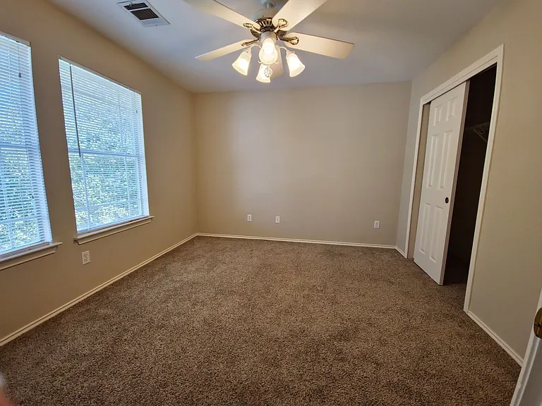 5661 Hartson — Photo 30