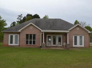 447 Powell Dr, Jacksons Gap, AL 36861