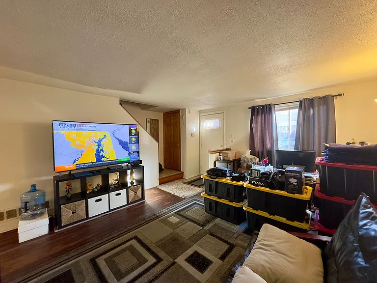 5731 Denwood Ave — Photo 3