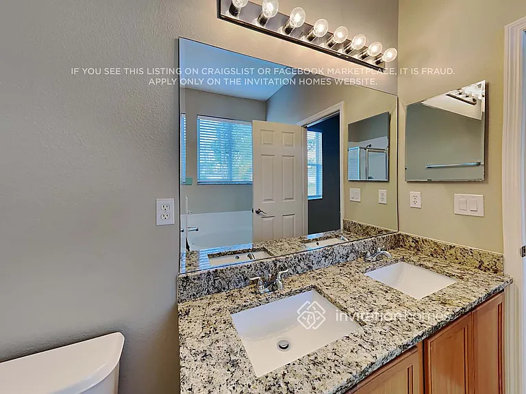 1317 SW California Blvd — Photo 14