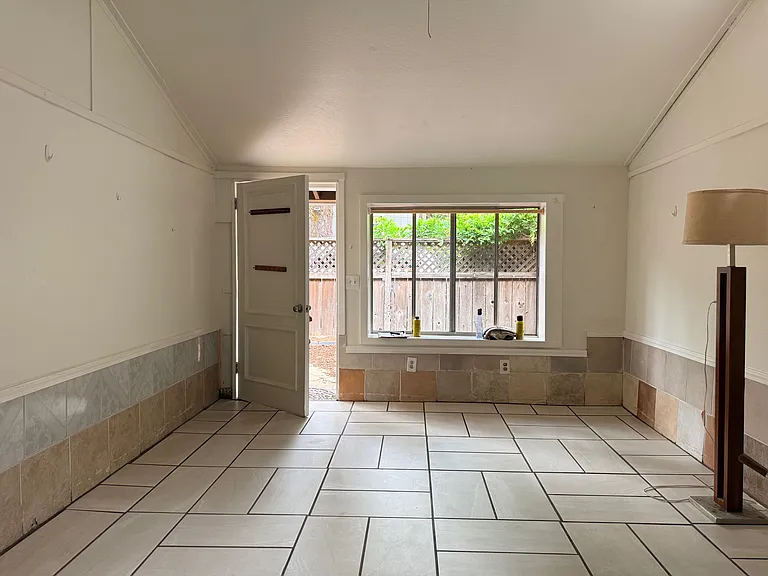61 Juarez Ave — Photo 1
