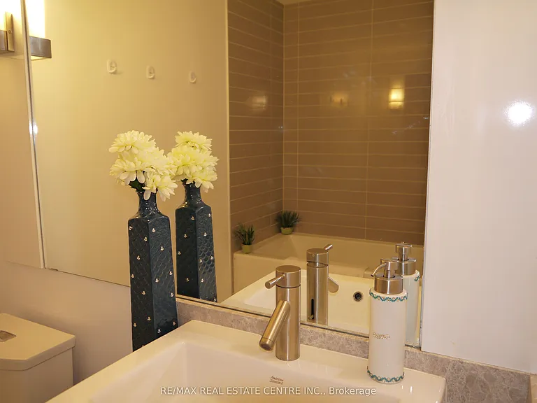 8 Mercer St #1612 — Photo 8