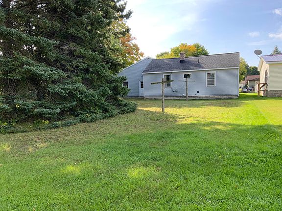 2nd image of 304 W Avenue D