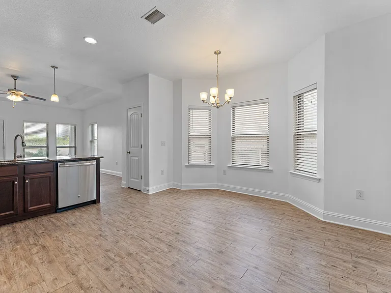 27320 Lashay Dr — Photo 28