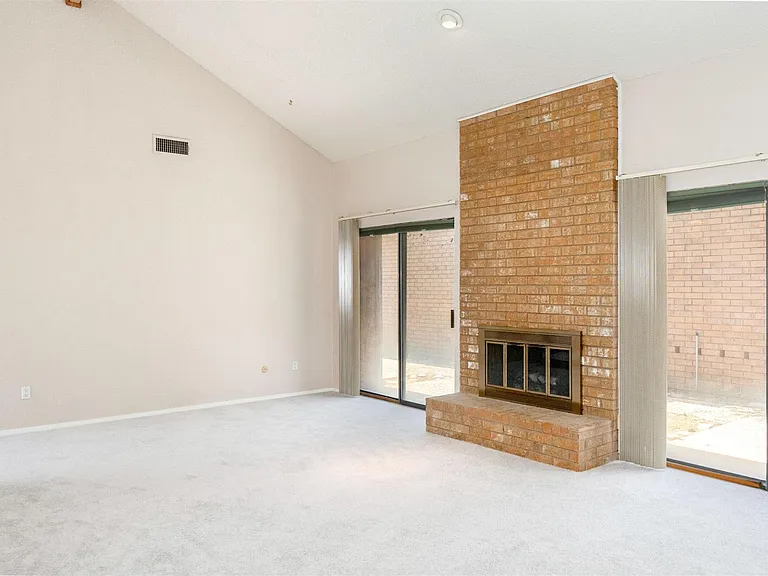 616 Placid Cir #616 — Photo 4