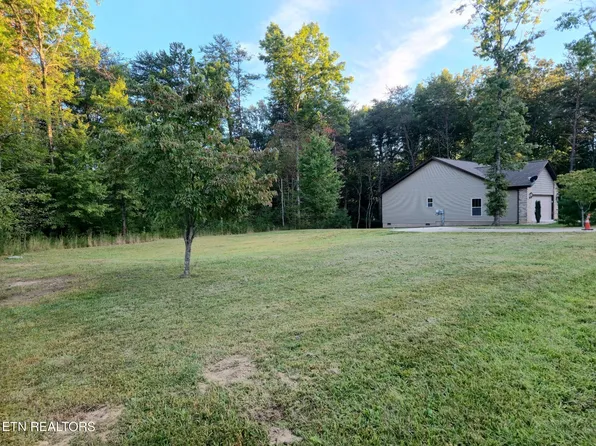227 Thrushwood Dr, Crossville, TN 38558