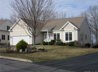 551 Putting Green Ln UNIT 551, Oxford, CT 06478