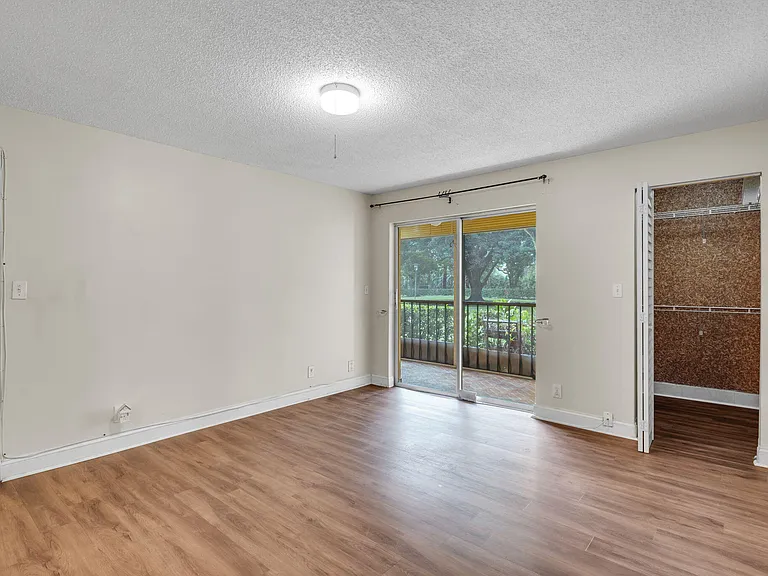 5900 NW 44th St #106 — Photo 16