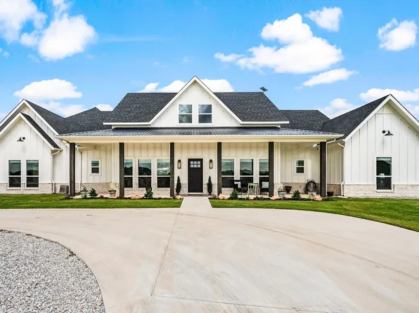 151 Lakota Dr, Bridgeport, TX 76426
