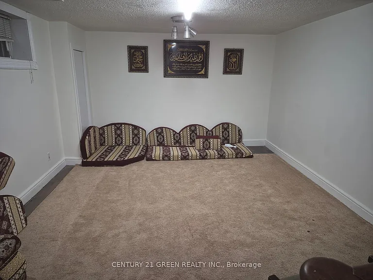32 Elvira Cres — Photo 5