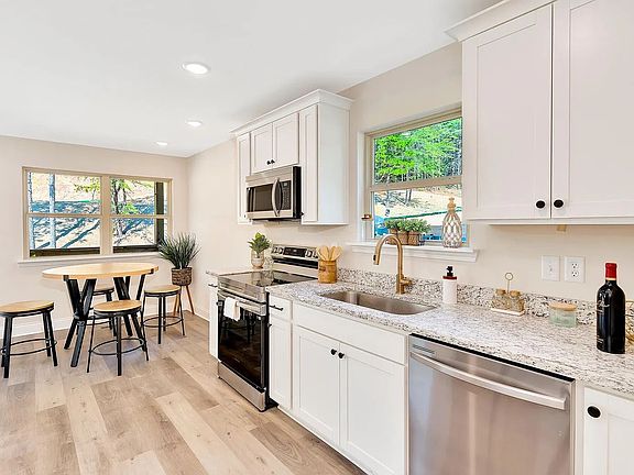 5th image of 355 Kellys Ferry Pl
