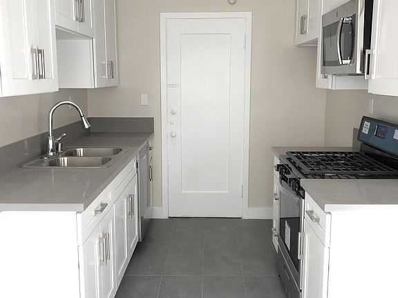 4th image of 220 E Valencia Ave