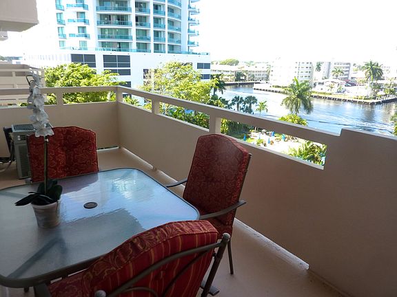 4th image of 3233 NE 34th St APT 618