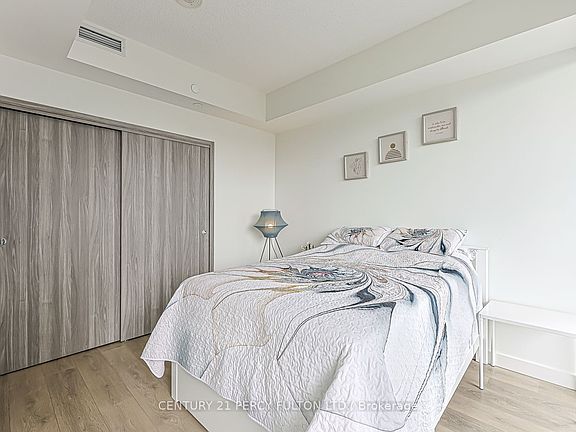3rd image of 95 McMahon Dr #2207