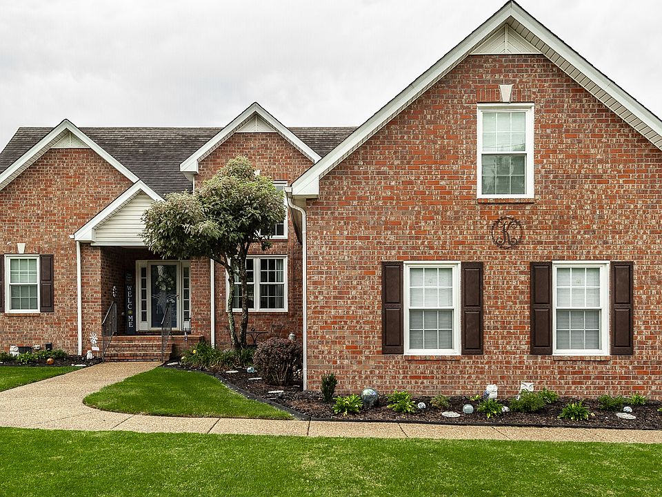 1st image of 205 Applewood Dr