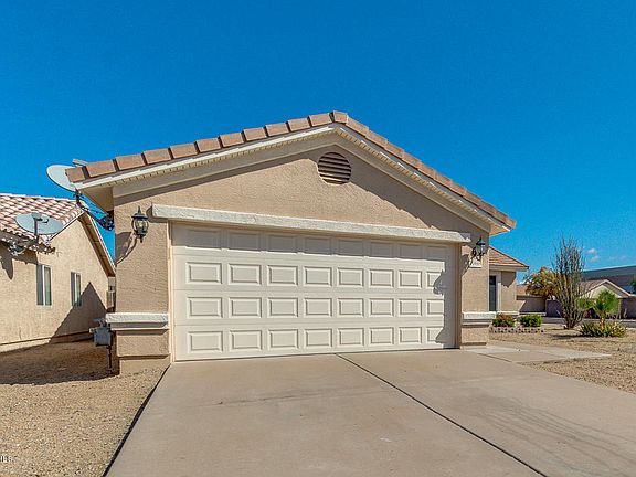 3rd image of 8664 E Crescent Ave