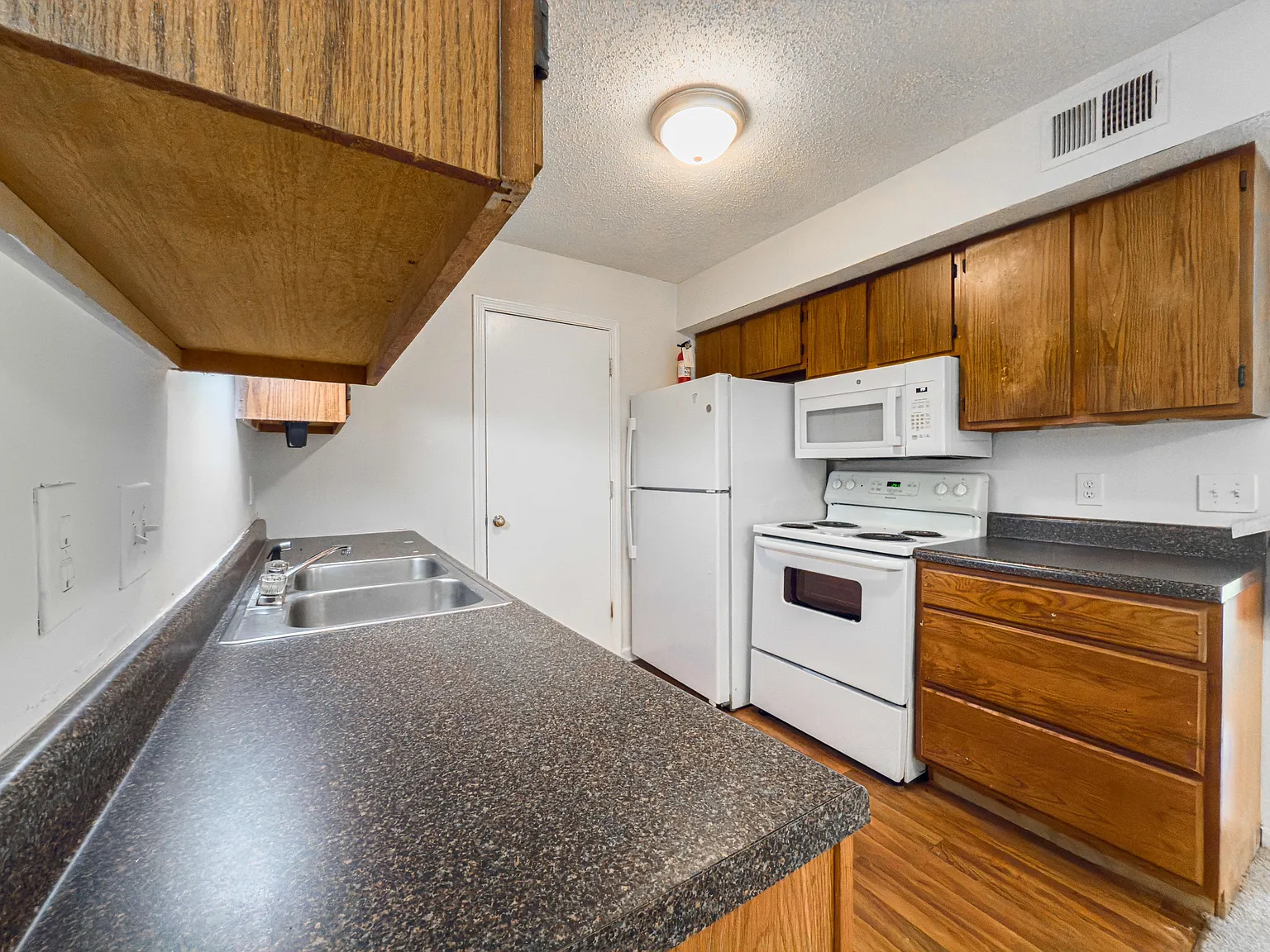 723 South Parker Dr - F — Photo 1