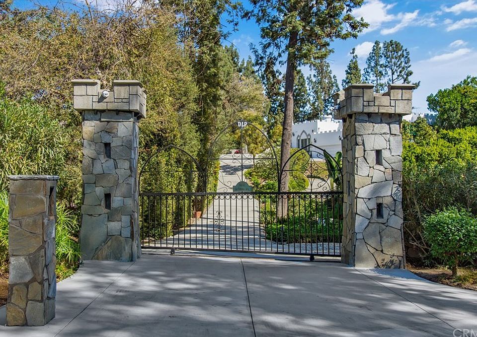 1st image of 8418 La Sierra Ave