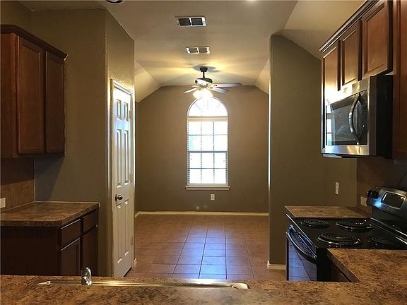 5th image of 1225 Artesia Dr