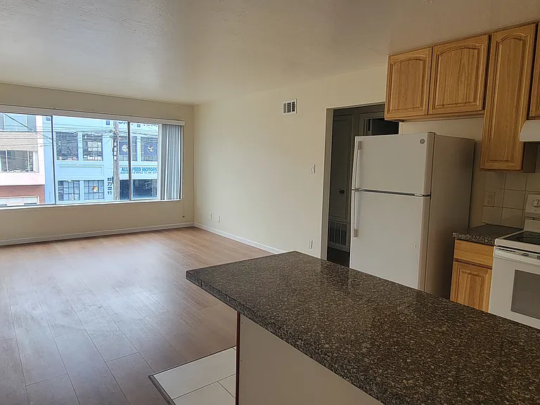 2518 Clement St #1 — Photo 1