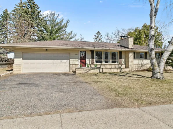 2210 5th St NW, New Brighton, MN 55112