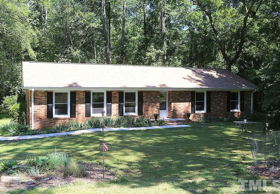 1st image of 130 Shadow Brook Dr