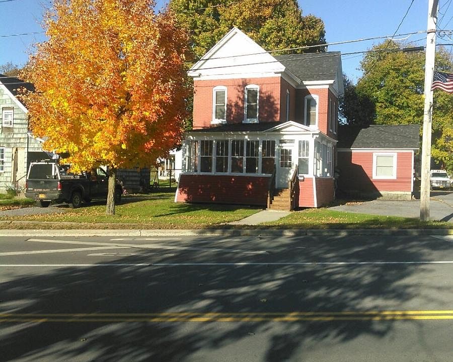 2nd image of 328 N School St APT 2