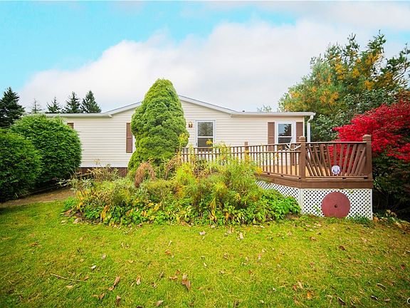 2nd image of 685 Hardscrabble Rd