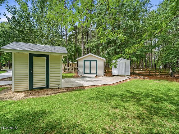 5th image of 295 Mayberry Lane