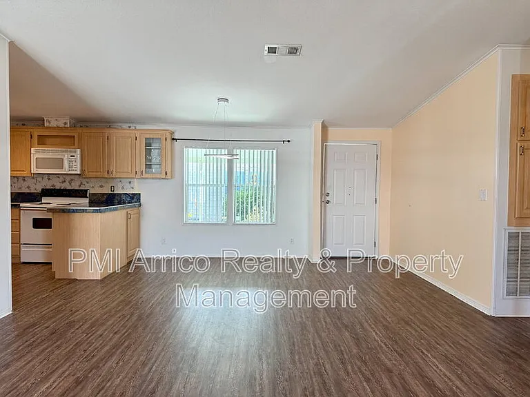 3515 Zephyr Ln — Photo 4