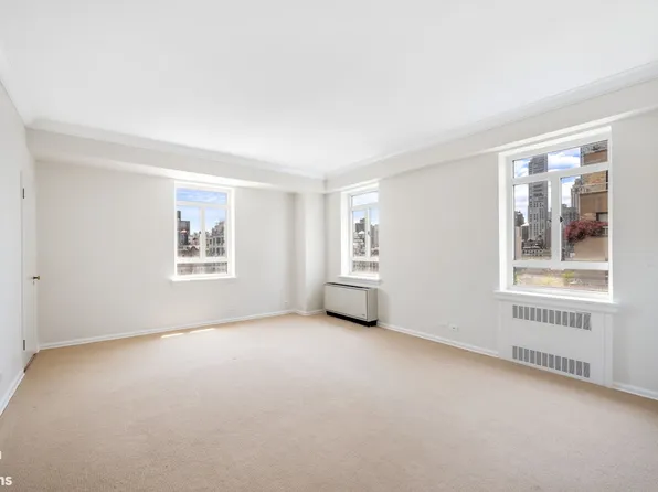 870 5th Avenue image 10 of 19