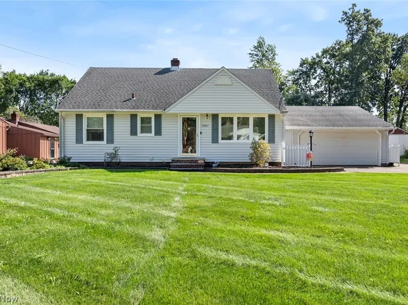 5987 Burns Rd, North Olmsted, OH 44070