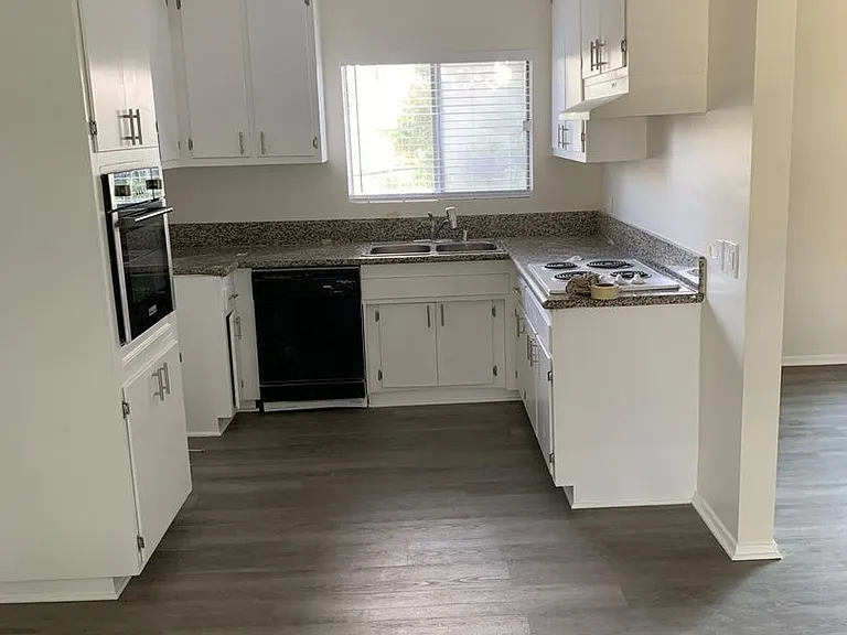 5000 Coldwater Canyon Ave — Photo 59