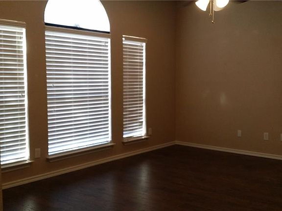 3rd image of 4806 Orchard Dr