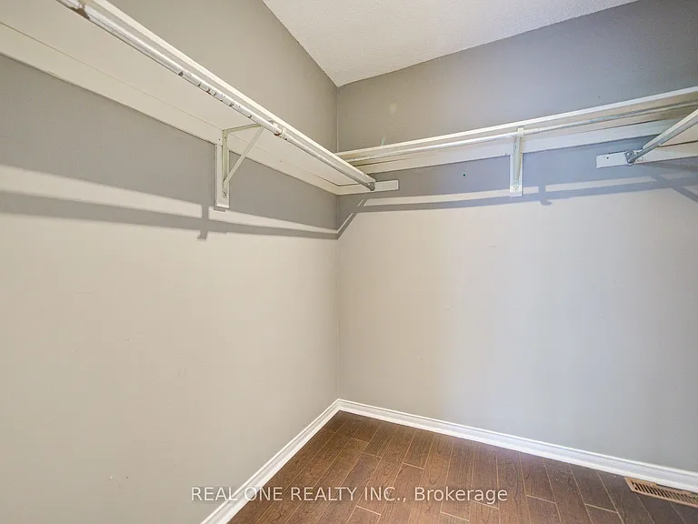2593 Addingham Cres — Photo 24