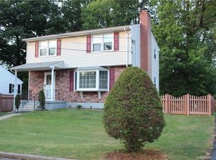 1 Birchwood Pl, West Haven, CT 06516