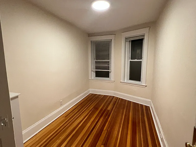 10 Barrows St #4 — Photo 8