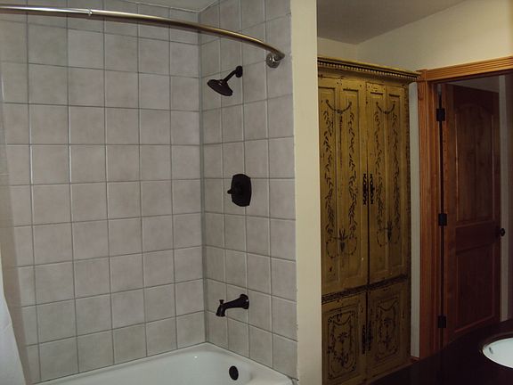 Bathroom shower
