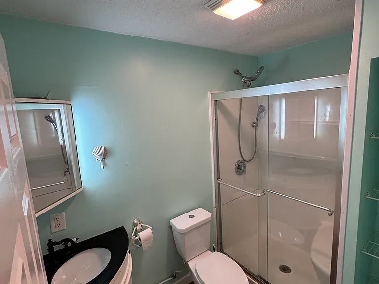 6815 Curran Rd — Photo 2
