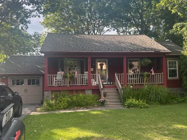 211 Winding Knoll Rd, Altoona, PA 16601