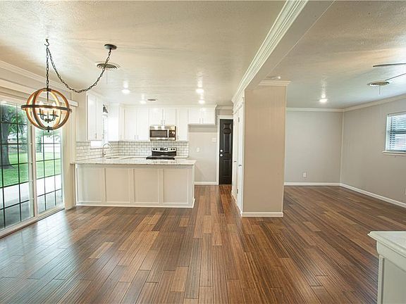 2nd image of 5325 Roberta Dr
