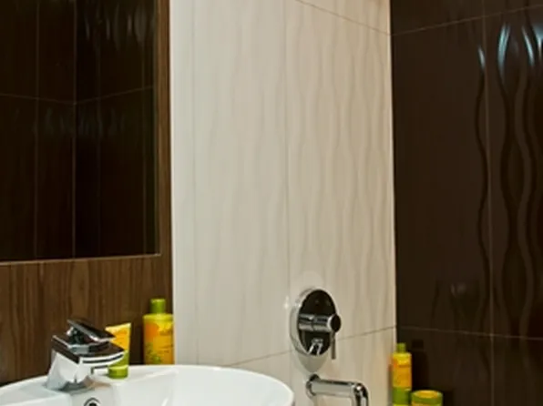 90 North 5th Street image 1 of 5