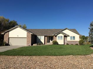 103 Hampton Ct, Garden City, KS 67846