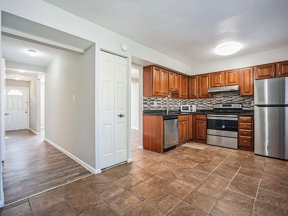 4th image of 4834 Nash Dr